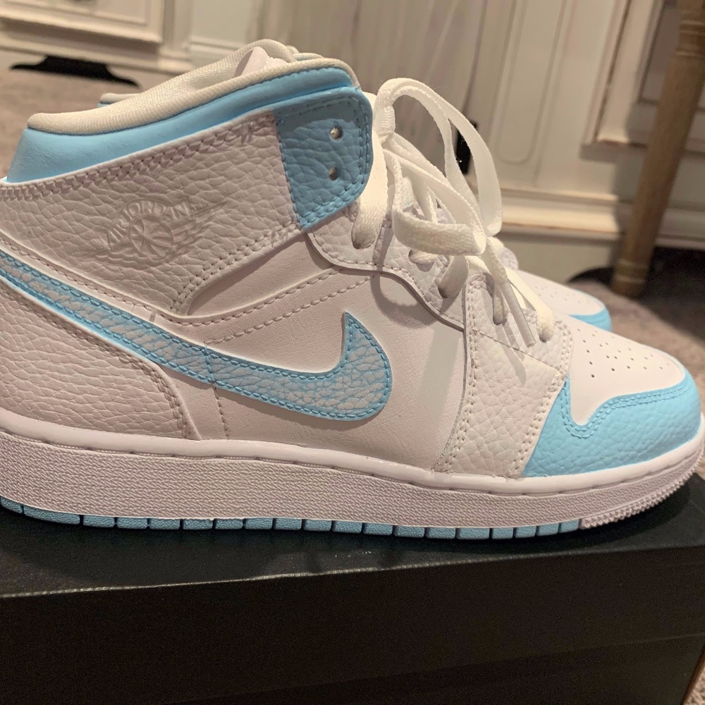 Custom Nike Air Jordan 1 Mid